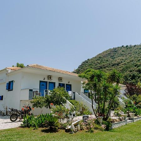 Villa Marina Pérdika Exterior foto